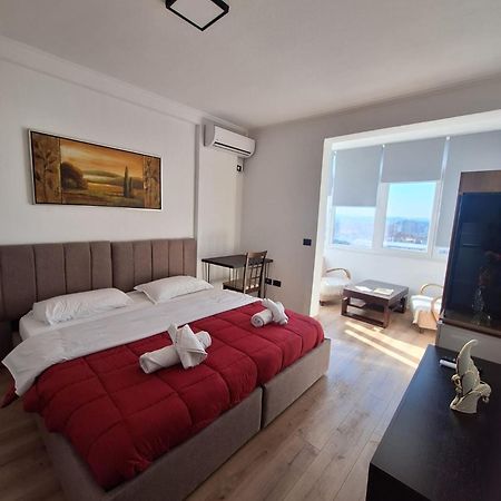 Albania Apartment Near Tirana City Center Double Or Twin Bed Eksteriør billede