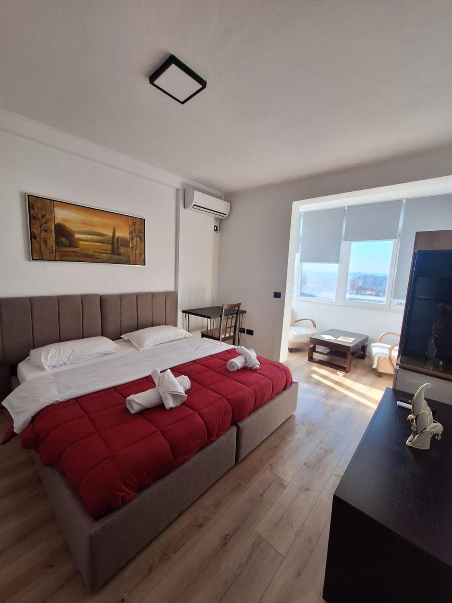 Albania Apartment Near Tirana City Center Double Or Twin Bed Eksteriør billede