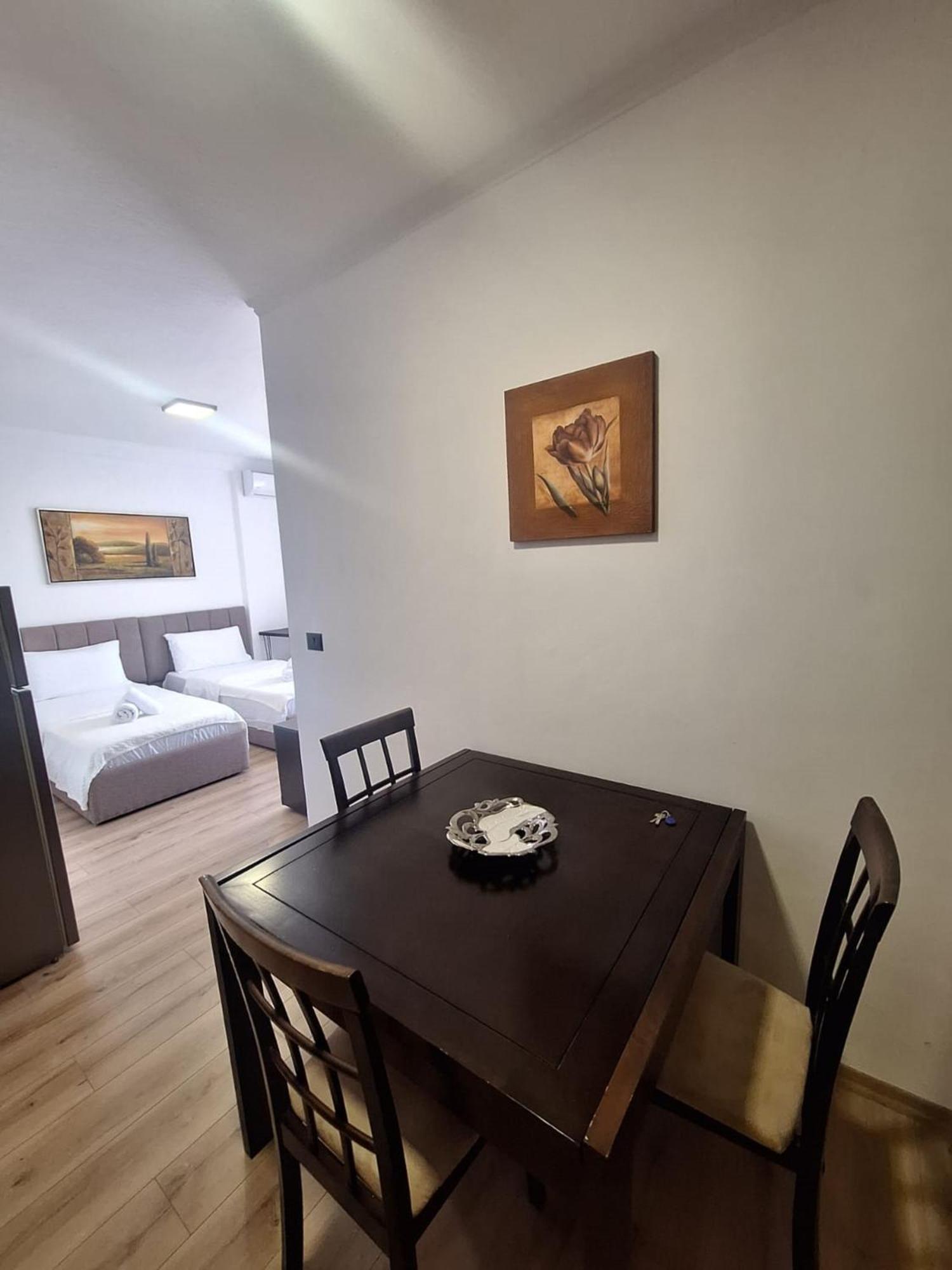 Albania Apartment Near Tirana City Center Double Or Twin Bed Eksteriør billede